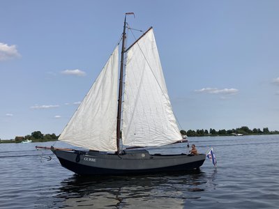 Unieke zeeschouw met midzwaard te koop